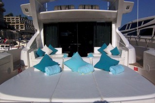 L ESPERANCE -  Aft Sunpads